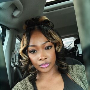 Meet your Posher, Charlotte